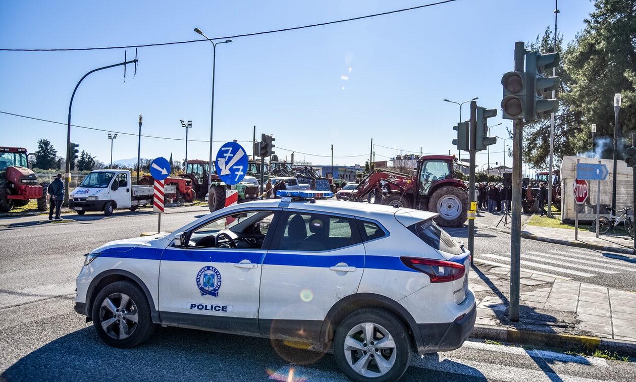 Οι αγρότες έκλεισαν την Εθνική Οδό Αθηνών – Λαμίας στο ύψος της Αταλάντης