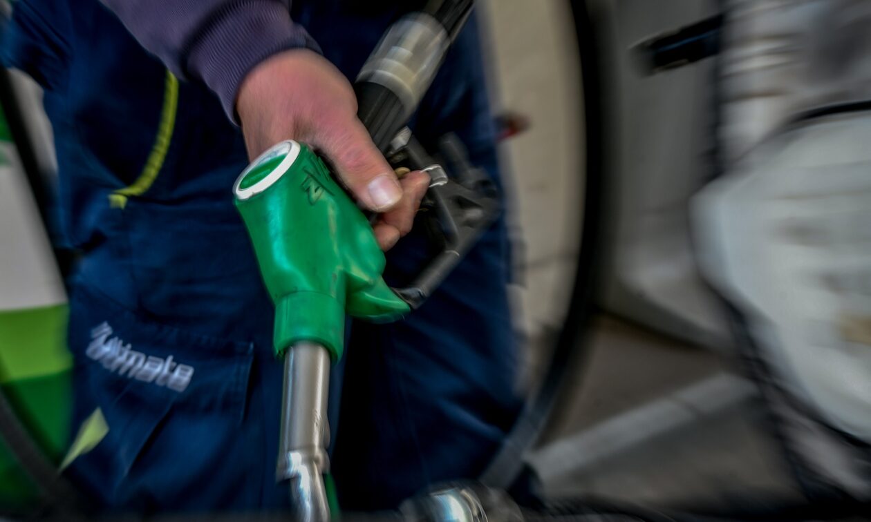 Στην «ανηφόρα» οι τιμές του πετρελαίου - Παίρνουν φωτιά τα καύσιμα