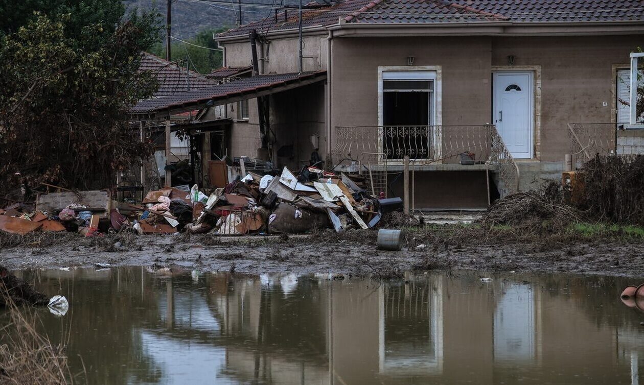 Θεσσαλία: Χιλιάδες στρέμματα παραμένουν κάτω από το νερό  - Σε απόγνωση οι κάτοικοι