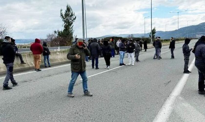 Αταλάντη: Έκλεισε ξανά για μία ώρα η εθνική οδός από τους αγρότες