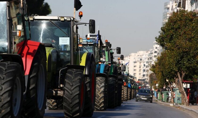Έτοιμοι να «πολιορκήσουν» την Αθήνα οι αγρότες - «Ζεσταίνουν» τις μηχανές των τρακτέρ για Σύνταγμα!