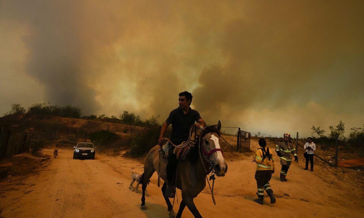 Χιλή: Τουλάχιστον 19 νεκροί σε δασικές πυρκαγιές στην παραλιακή πόλη Βίνια ντελ Μαρ