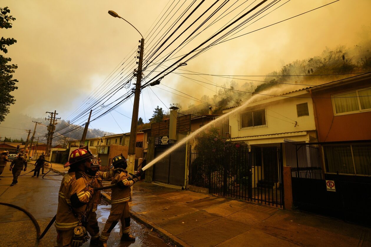 Εκατόμβη νεκρών στη Χιλή από τις δασικές πυρκαγιές