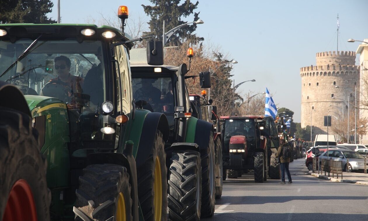 Θεσσαλονίκη: Ξεκίνησε η μηχανοκίνητη πορεία των αγροτών με προορισμό το ΥΜΑΘ