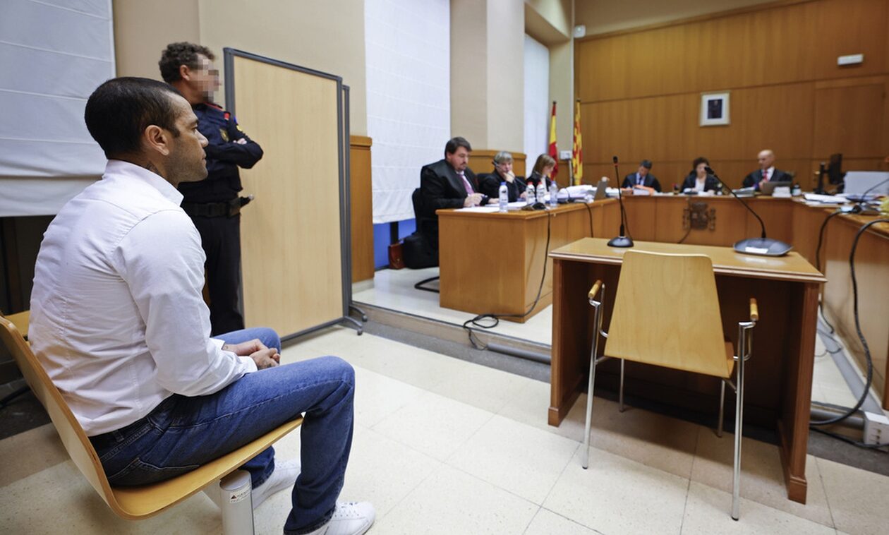 Ντάνι Άλβες: Ξεκίνησε η δίκη για σεξουαλική επίθεση και βιασμό - Η πρώτη φωτογραφία του στο εδώλιο