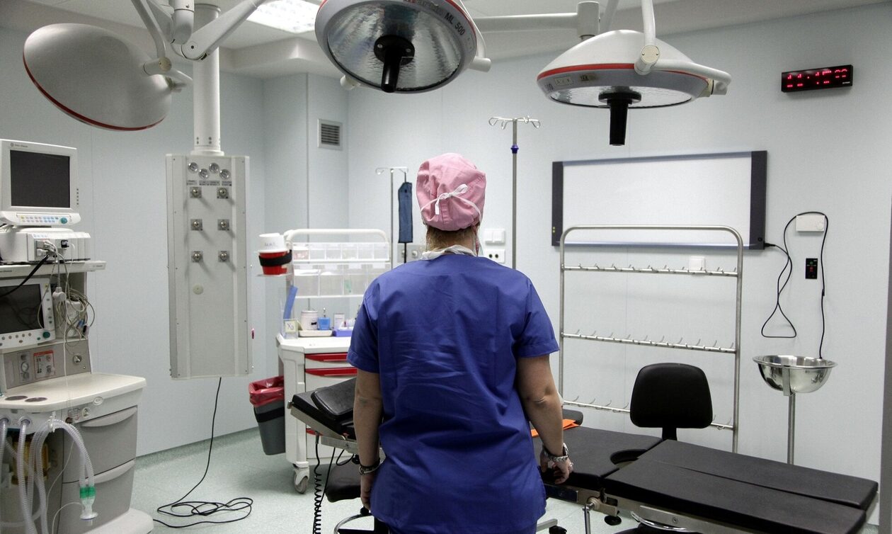 Γεωργιάδης: Απογευματινά χειρουργεία μόνο σε κλινικές με επαρκές προσωπικό