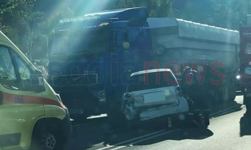 Κορωπί: Έγινε καραμπόλα τριών οχημάτων - Οδηγός εκσφενδονίστηκε από το παρμπρίζ