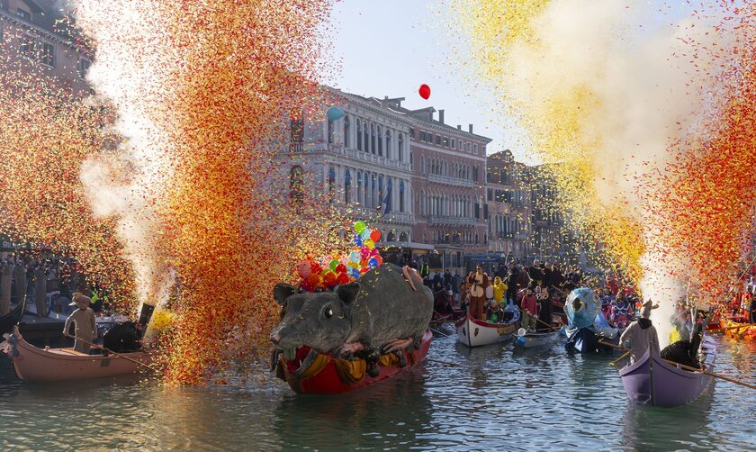 Ιταλία: Ξεκίνησε το αριστοκρατικό καρναβάλι της Βενετίας - Εντυπωσιακές εικόνες