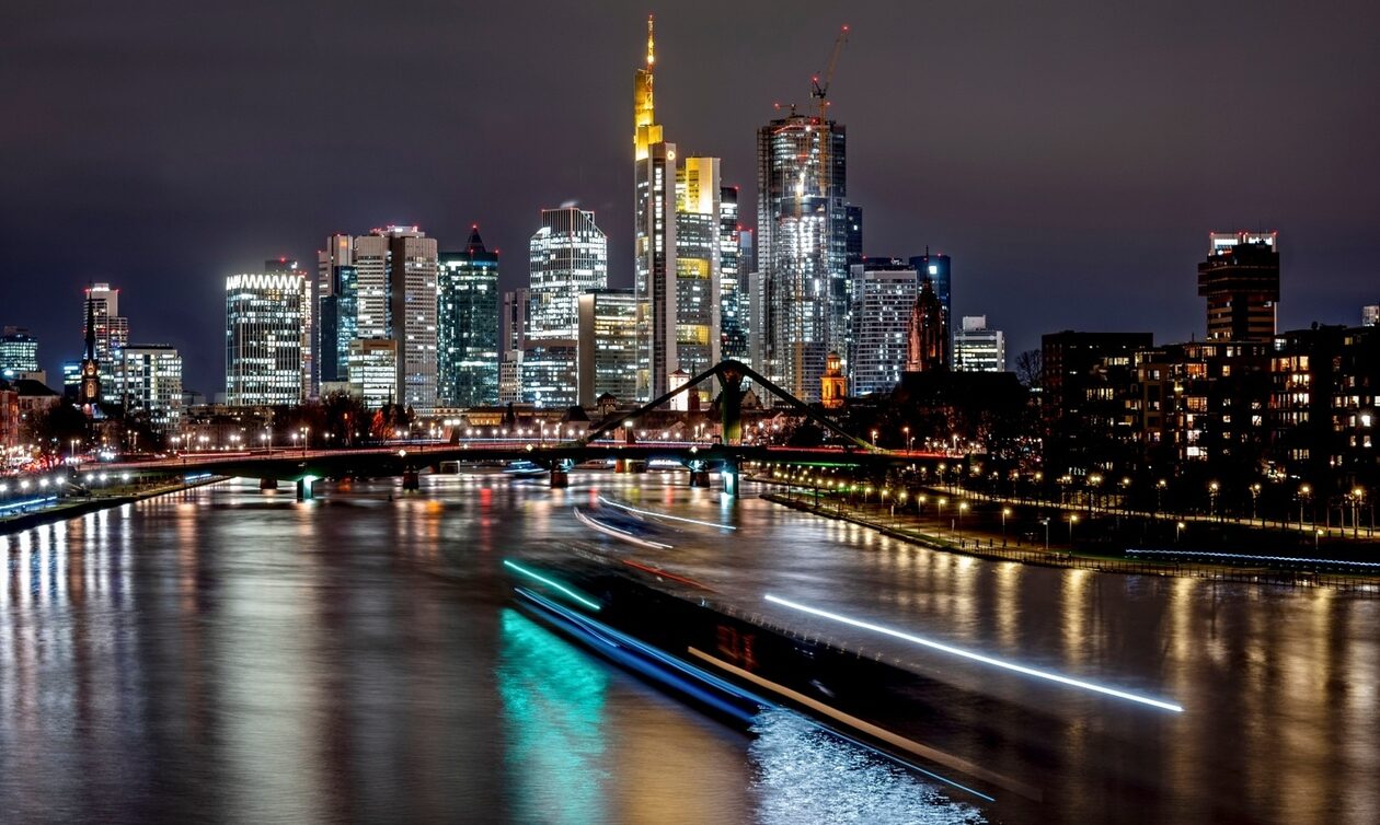 Δημοσκόπηση Bloomberg για γερμανική οικονομία: «Κολλημένη» στη στασιμότητα