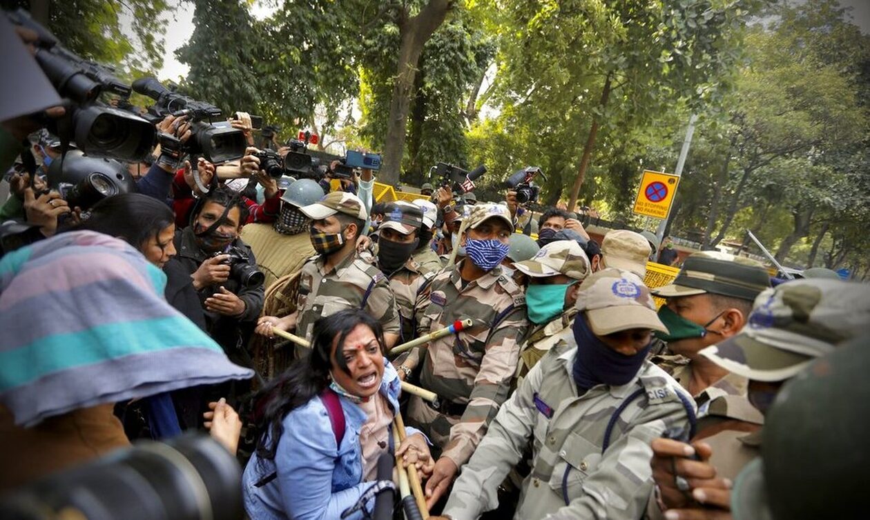 Ινδία: Χιλιάδες αγρότες στους δρόμους - «Οχυρό» το Νέο Δελχί υπό τον φόβο βίαιων επεισοδίων