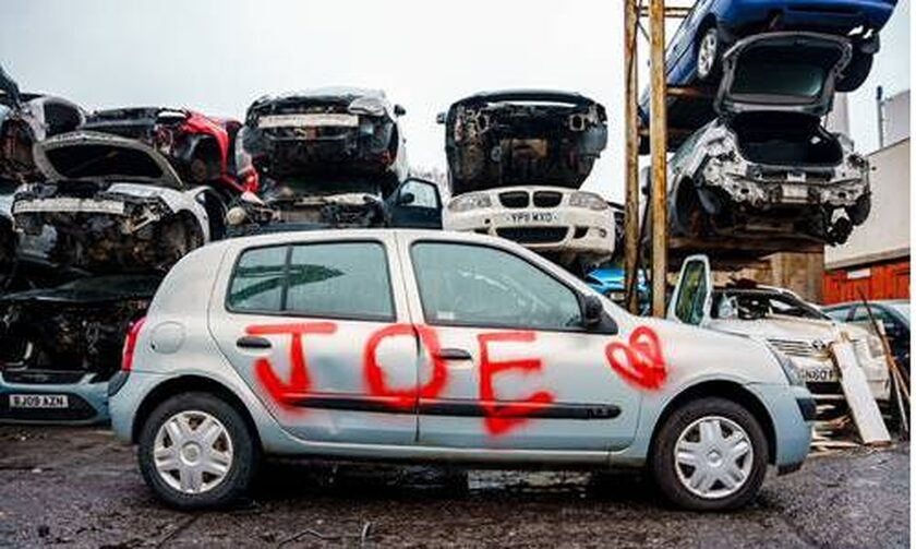 Ημέρα Αγίου Βαλεντίνου για... χωρισμένους: Σπάσε ένα αμάξι που γράφει το όνομα του πρώην σου
