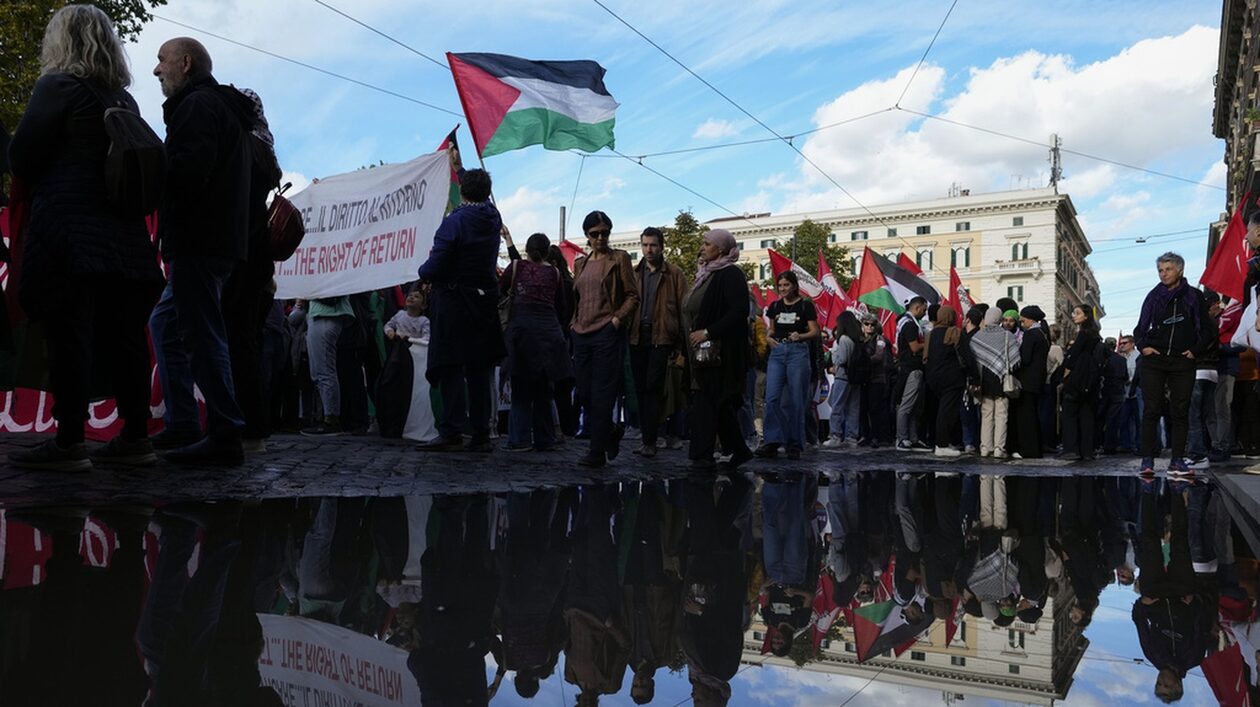 Νάπολη: Επεισόδια ακτιβιστών για τη Γάζα - Δέκα τραυματίες έξω από τη RAI