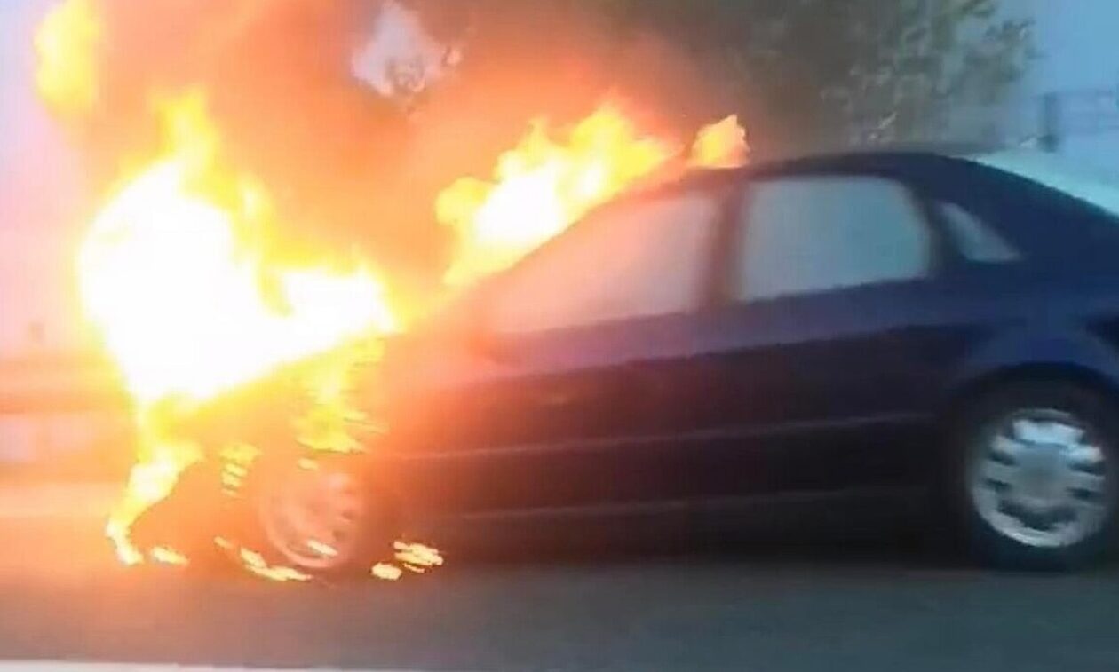 Θεσσαλονίκη: Αυτοκίνητο τυλίχθηκε στις φλόγες στην Εγνατία Οδό