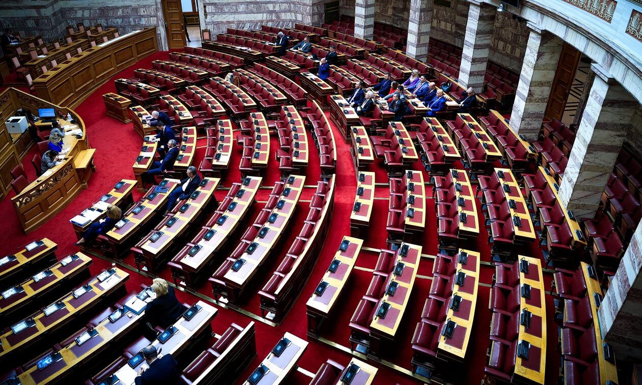Κόντρα Ελληνικής Λύσης – Νίκης στη Βουλή για το νομοσχέδιο των ομόφυλων ζευγαριών
