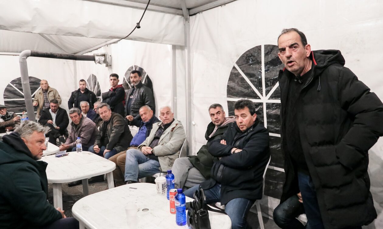 Αγρότες: Ώρα αποφάσεων - Συνεδριάζουν στη Νίκαια για το ενδεχόμενο να κατέβουν στην Αθήνα