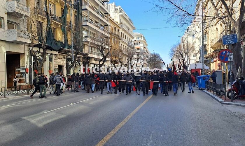 Θεσσαλονίκη: Ένταση και δακρυγόνα στην πορεία ενάντια στην ίδρυση μη κρατικών πανεπιστημίων