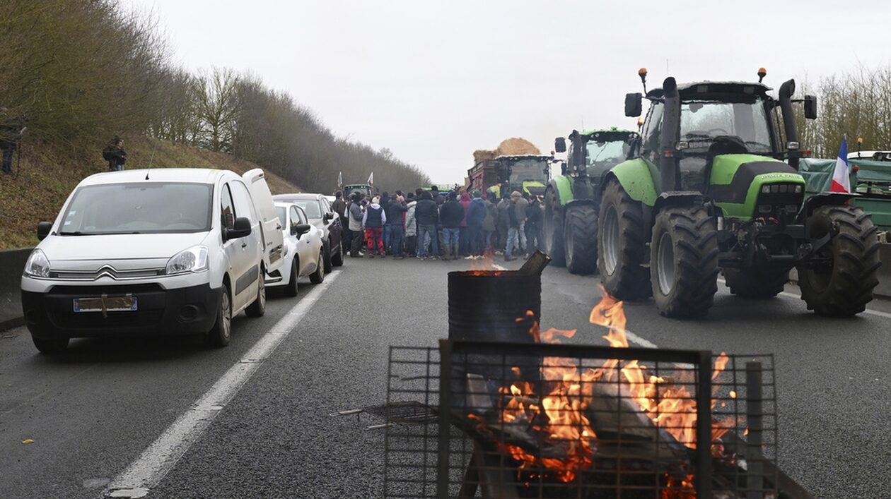 ΕΕ: Έξι αγροτικές ενώσεις απορρίπτουν την πρόταση της Κομισιόν - Oι κινητοποιήσεις θα συνεχιστούν