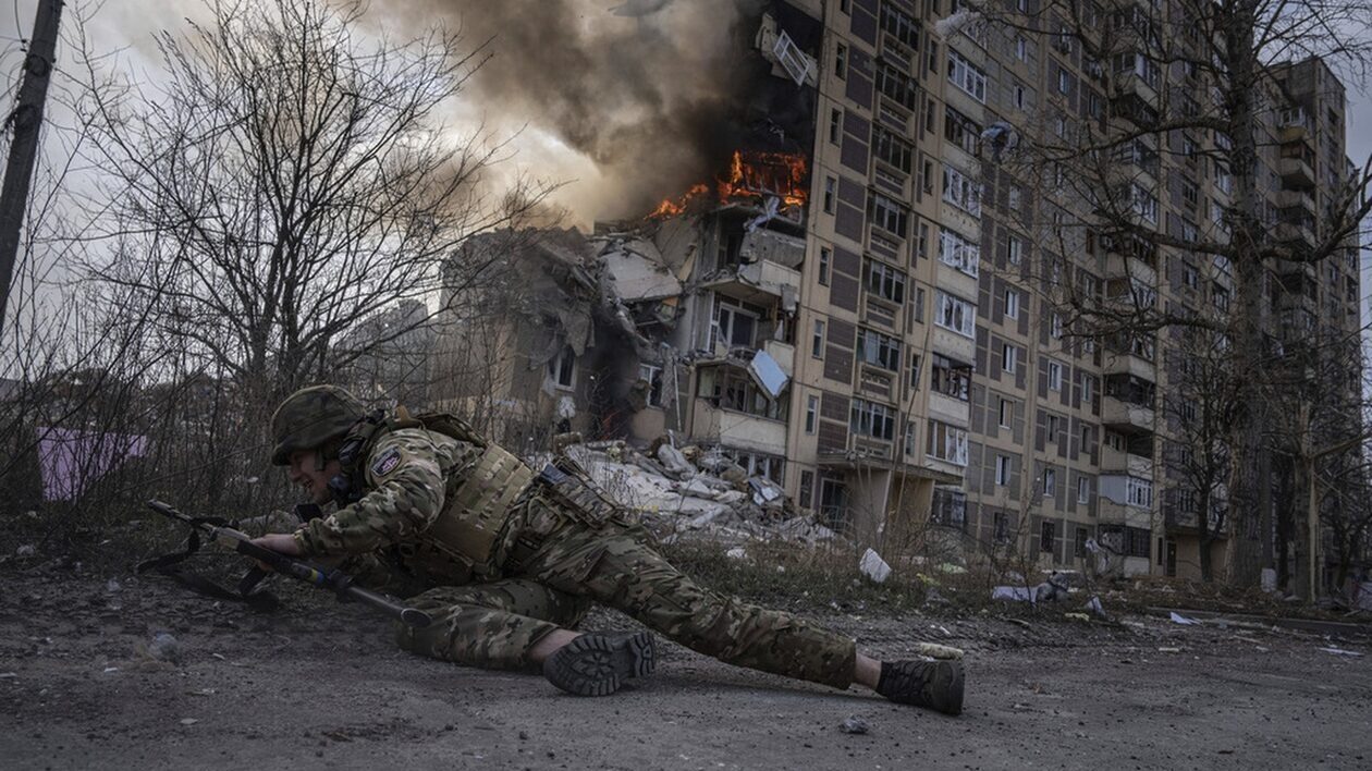 Πόλεμος στην Ουκρανία: Υποχωρούν οι ουκρανικές δυνάμεις στην πόλη Αβντιίβκα