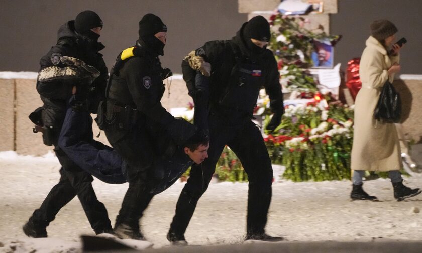 Ρωσία: Εκατοντάδες συλλήψεις σε εκδηλώσεις στη μνήμη του Αλεξέι Ναβάλνι