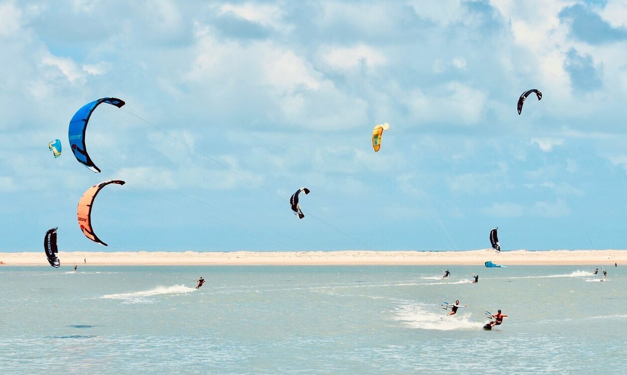 Αρτέμιδα: Χάθηκε με το kite surf του στη θάλασσα και τον έσωσε το Λιμενικό