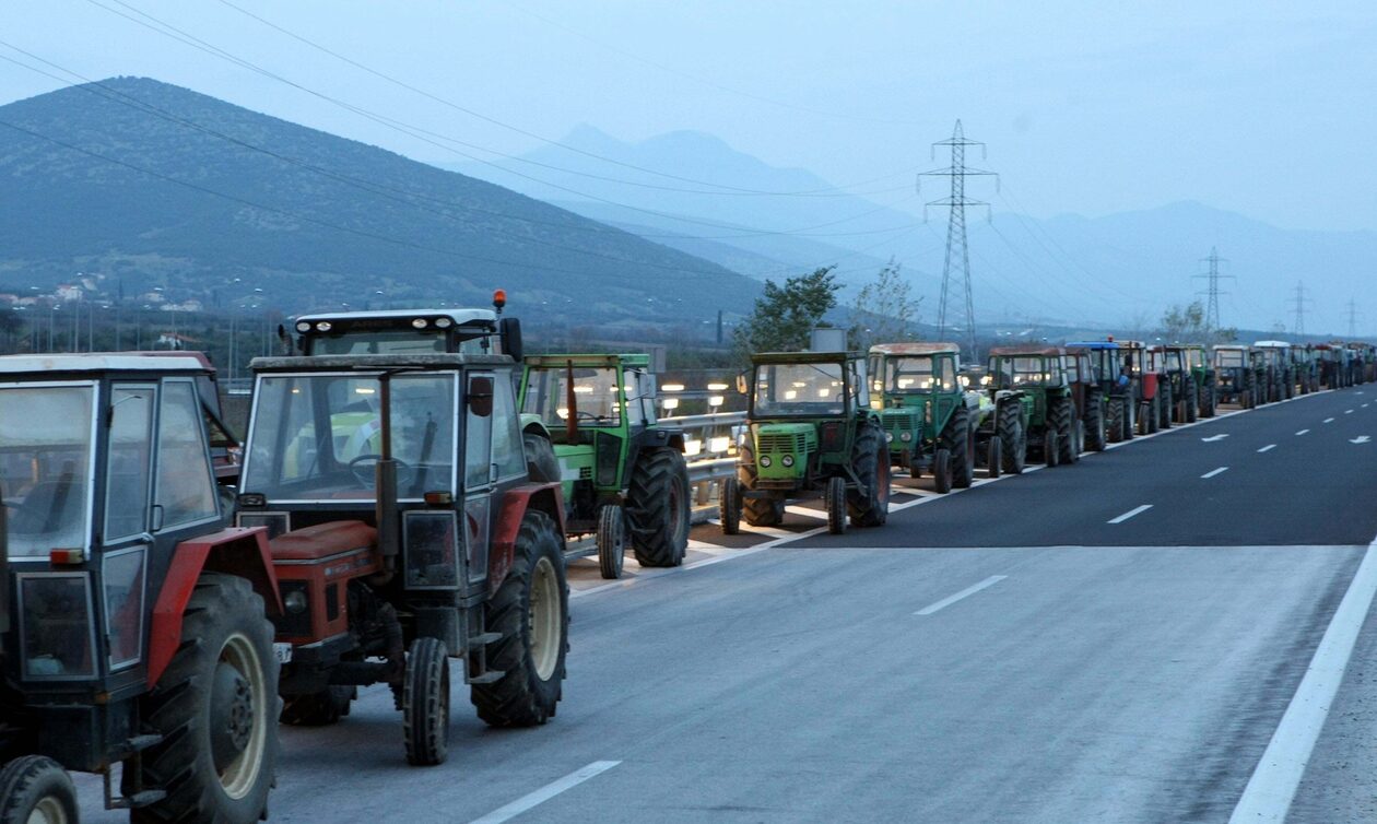 Νέοι αποκλεισμοί από τους αγρότες στην Εγνατία