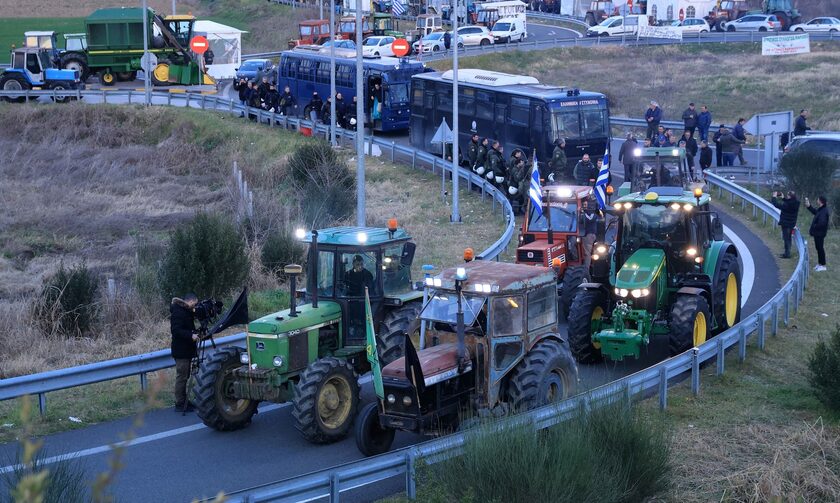 Αγρότες: Αποφασισμένοι για όλα οργανώνουν την «απόβαση» στην Αθήνα - Σε ετοιμότητα η ΕΛ.ΑΣ.