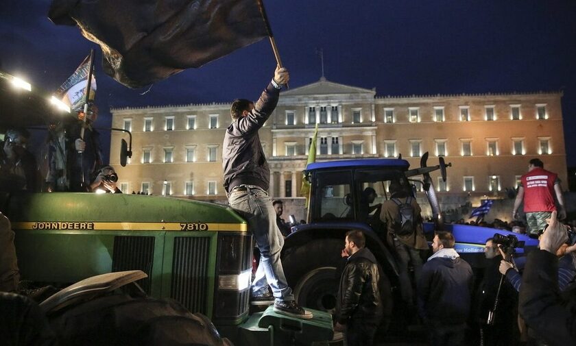 Φθάνουν οι αγρότες στην Αθήνα από Κάστρο, Κρήτη και Πελοπόννησο - Ποιοι δρόμοι θα κλείσουν