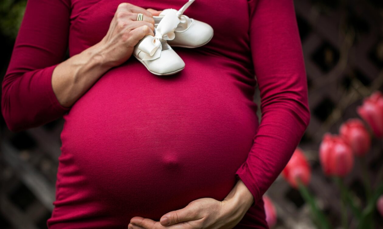 Επίδομα γέννησης: Ποιες μητέρες θα το πάρουν αυξημένο - Πότε ξεκινούν οι καταβολές