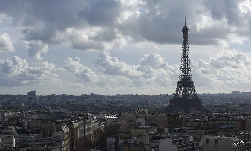 Γαλλία: Κλειστός για δεύτερη ημέρα ο Πύργος του Άιφελ λόγω απεργίας του προσωπικού (pics)