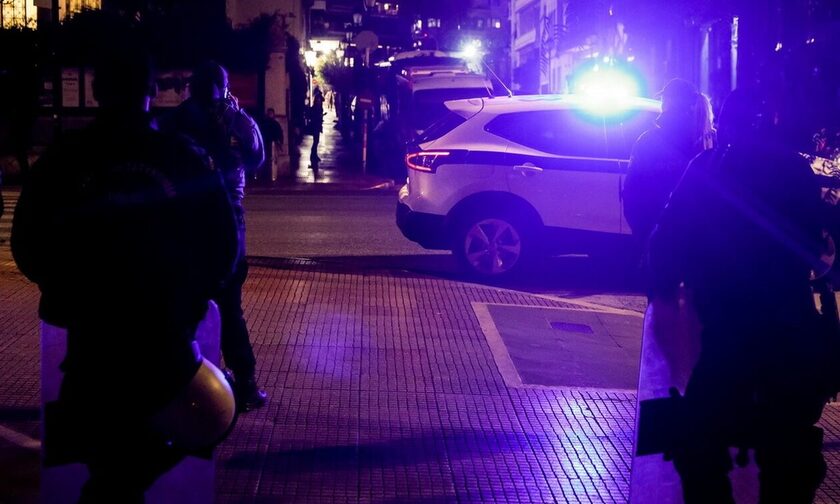 Ομόνοια: Άγνωστοι λήστεψαν ξενοδοχείο υπό την απειλή μαχαιριού