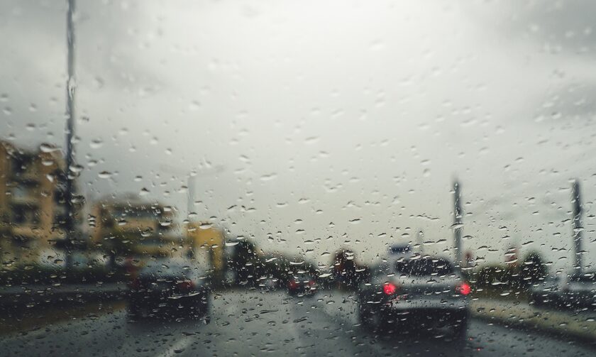 Καιρός -Σάκης Αρναούτογλου: Απότομη αλλαγή από την Κυριακή σε όλη τη χώρα με μπόρες και βροχές