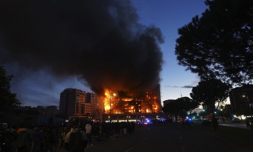Φονική πυρκαγιά στη Βαλένθια της Ισπανίας