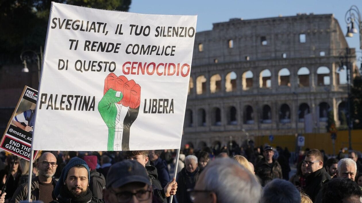 Ιταλία: Συμπλοκές αστυνομίας με φοιτητές που διαδήλωναν υπέρ των Παλαιστινίων στην Πίζα 