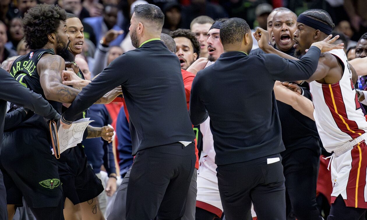 NBA: Χαμός με τέσσερις αποβολές! Ήρθαν στα χέρια Πέλικανς και Χιτ – Video με όσα έγιναν
