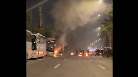 Αθήνα: Eπεισόδια στη Γεωπονική Σχολή - Έκαψαν λεωφορεία και αυτοκίνητα