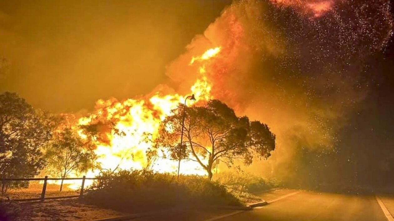 Αυστραλία: Μαίνονται οι πυρκαγιές - Καίγονται σπίτια στην πολιτεία Βικτώρια