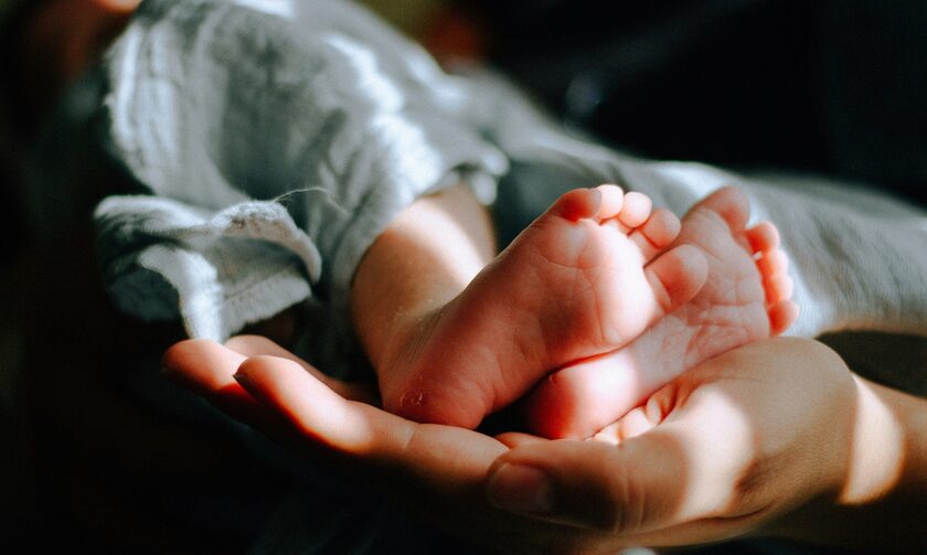 Πληροφορίες για νεκρό έμβρυο στην αποχέτευση - Θρίλερ στη Σόλωνος