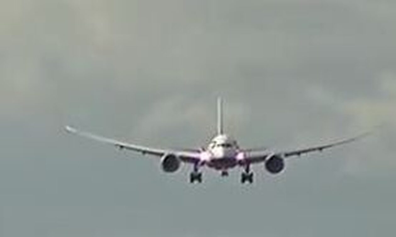 Λονδίνο: Αεροπλάνο αναπηδά στο διάδρομο προσγείωσης από τους θυελλώδεις ανέμους