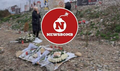 Το Newsbomb.gr τιμά τη μνήμη των θυμάτων στα Τέμπη