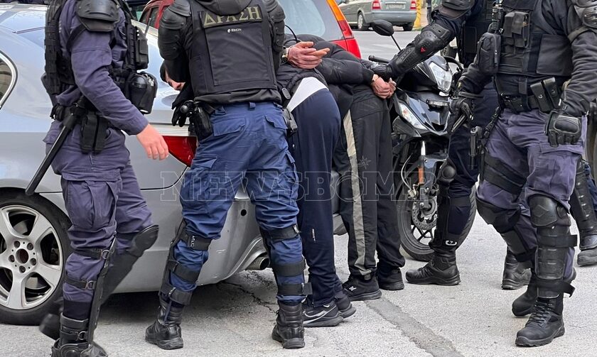 Μυστήριο με τη σύλληψη δύο Τούρκων στην «καρδιά» της Αθήνας – Τι ερευνούν οι Αρχές