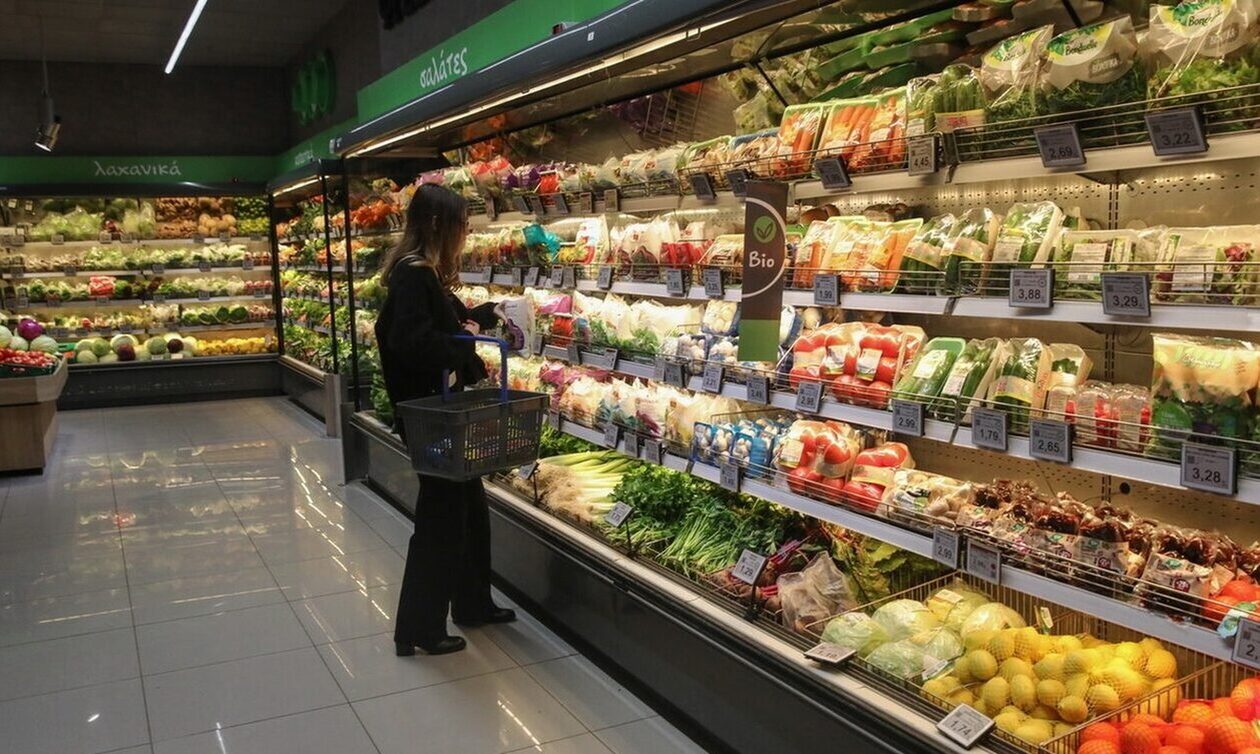 Πληθωρισμός: Σταθερός στο 3,2% τον Φεβρουάριο - Στο 5,8% ο πληθωρισμός τροφίμων