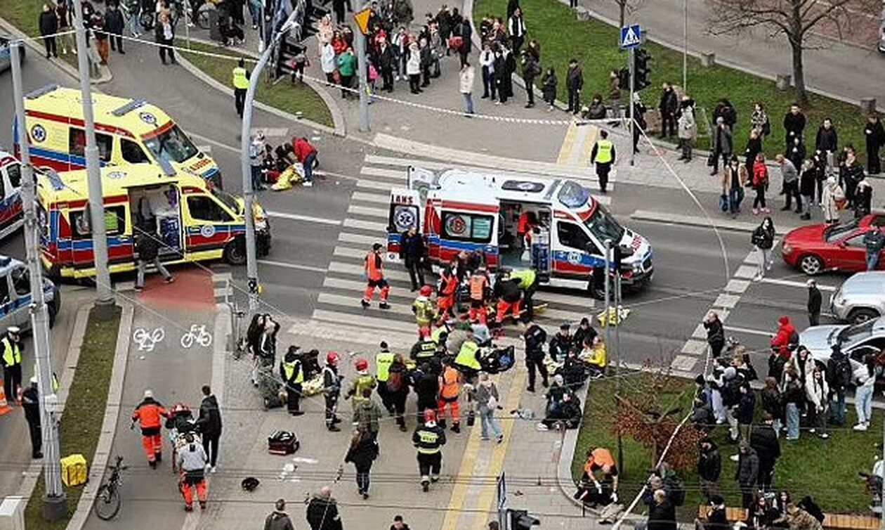 Συναγερμός στην Πολωνία: Αυτοκίνητο έπεσε πάνω σε πλήθος - 17 τραυματίες