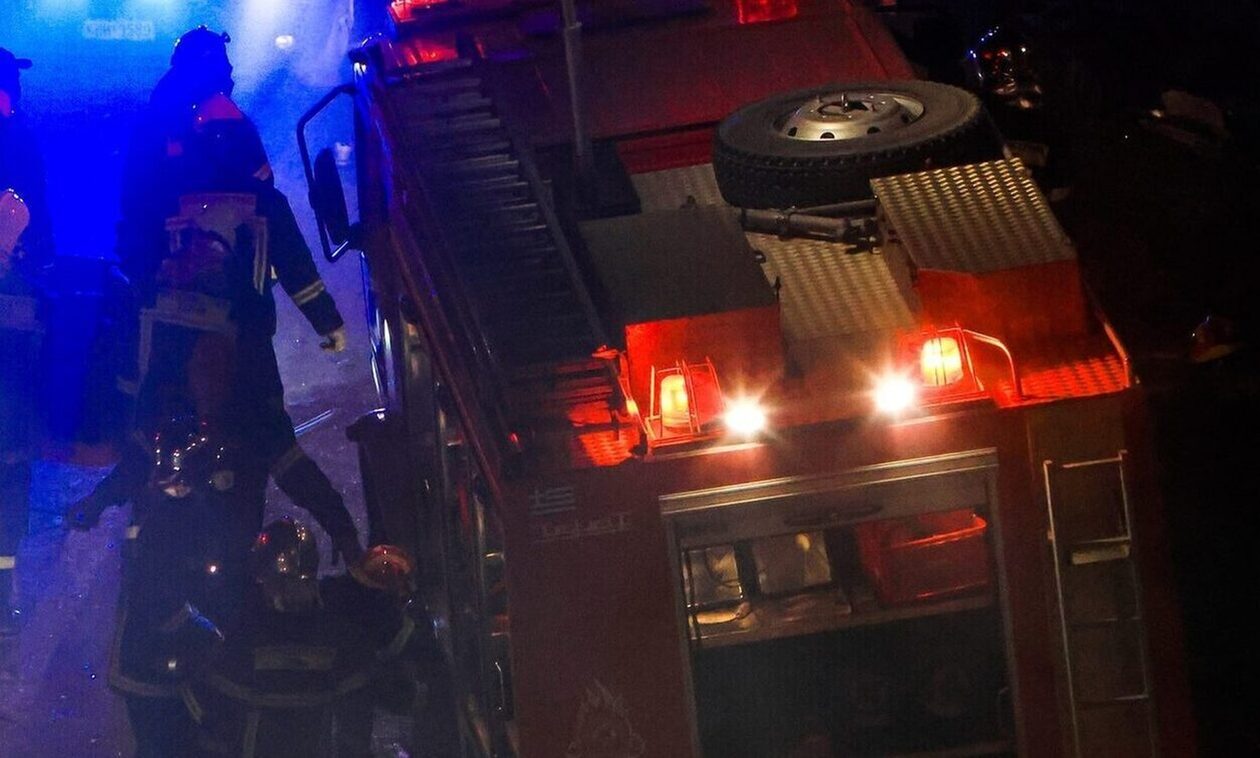 Χανιά: Φωτιά εκδηλώθηκε σε σταθμευμένο αυτοκίνητο
