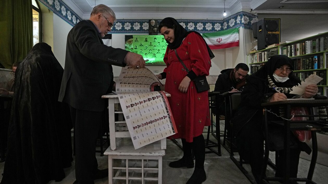 Ιράν: Αρχισε η καταμέτρηση των ψήφων μετά τις εκλογές - Υψηλά τα ποσοστά αποχής