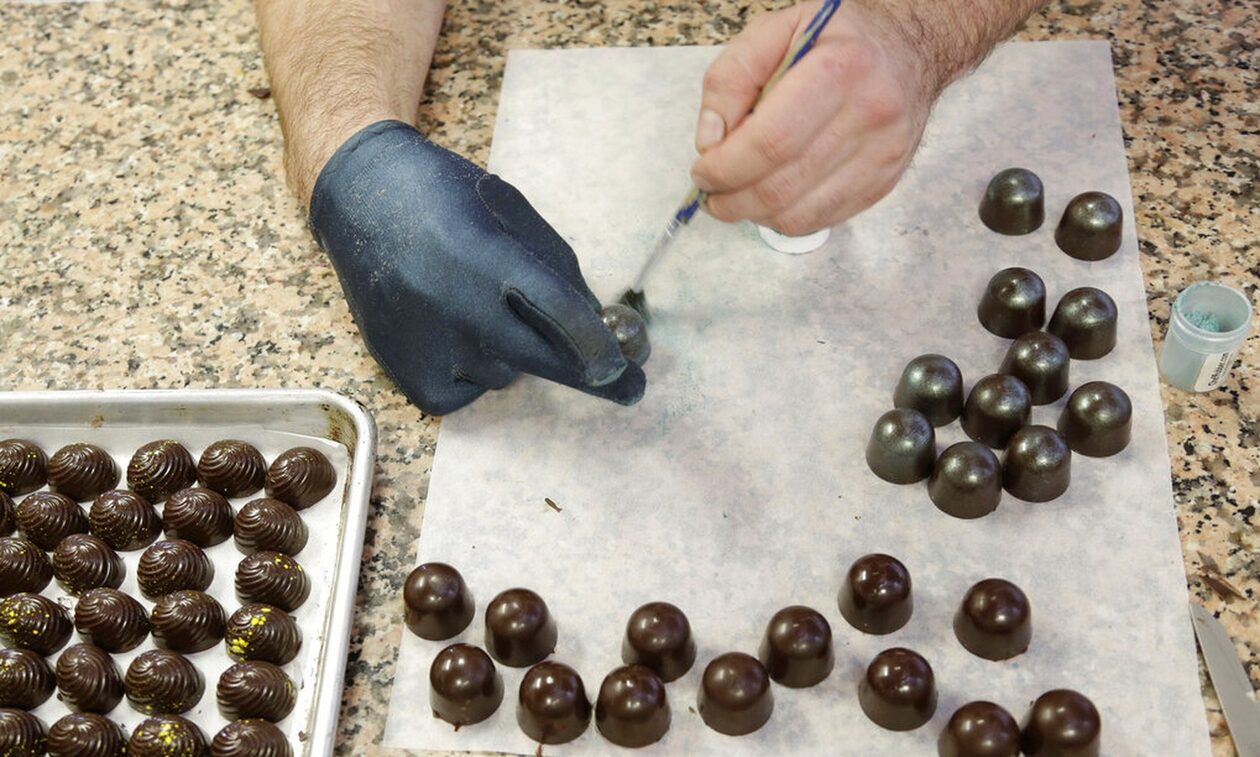«Σπάει ρεκόρ» το κακάο: Στα ύψη θα φθάσουν οι τιμές σε αγαπημένες μάρκες σοκολάτας