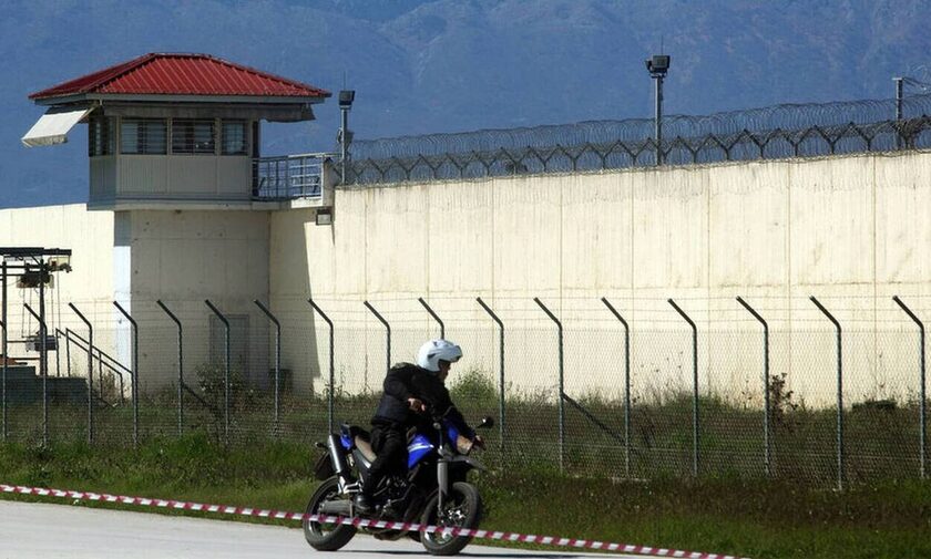 Τρίκαλα: Καταδικασμένος για 2 ανθρωποκτονίες ο Αλβανός που έκανε διακίνηση ναρκωτικών εντός φυλακών