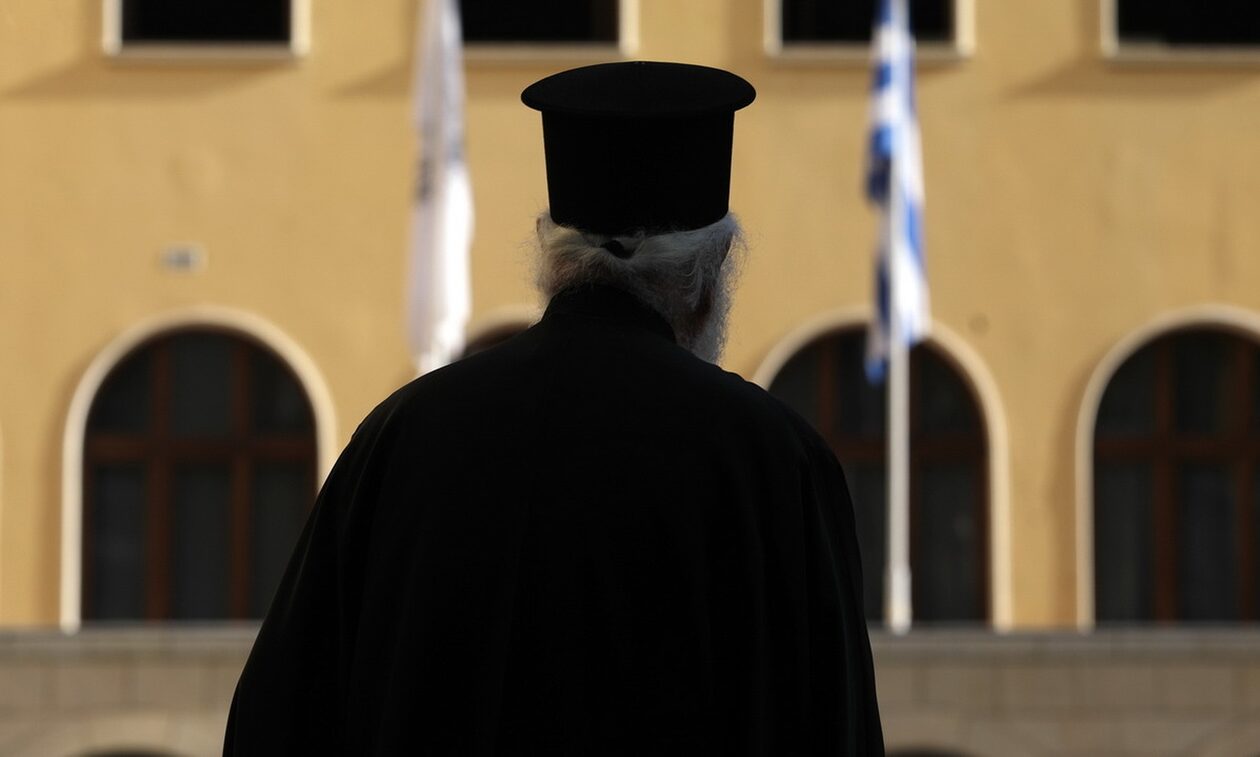 «Ιερή» κομπίνα στη Θεσσαλονίκη: Στα χέρια του εισαγγελέα η υπόθεση - Πώς εξαπατούσαν τους πιστούς