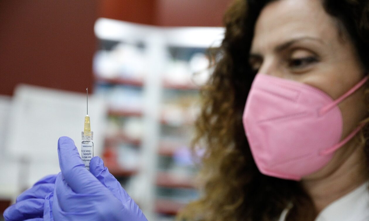 Κορονοϊός: Εμβολιασμός και στα φαρμακεία - Αποζημίωση 5 ευρώ για τον φαρμακοποιό