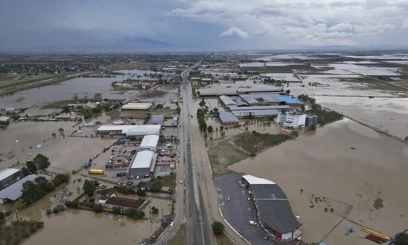Πλημμύρες: 2.909 επιχειρήσεις και αγρότες έλαβαν την προκαταβολή του 50% της κρατικής αρωγής