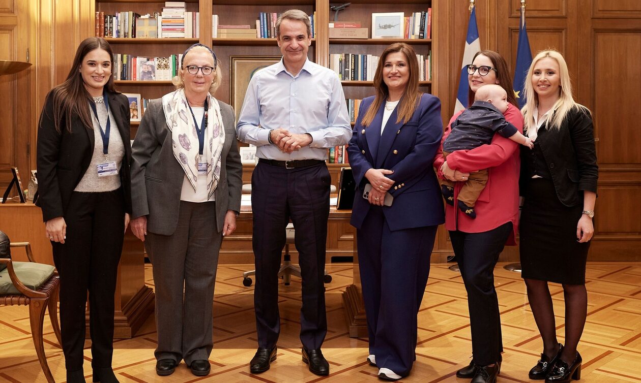 Ο πρωθυπουργός συναντήθηκε με πέντε γυναίκες στο Μέγαρο Μαξίμου